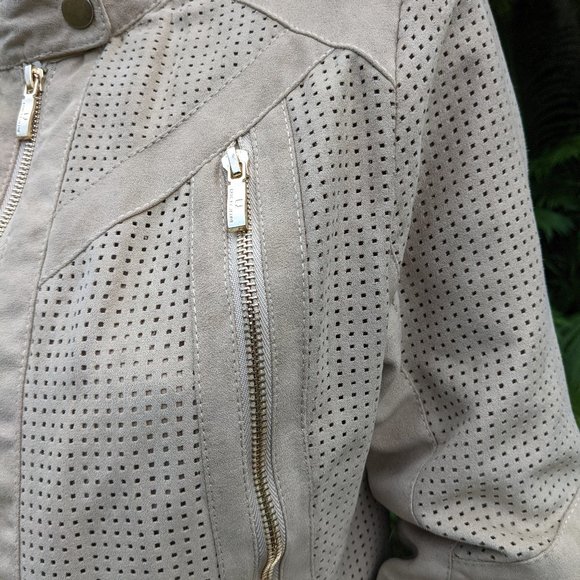 Suede jacket designed in France - Picture 2 of 5